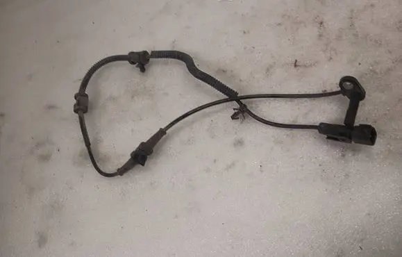 Chevrolet Volt I ABS brake wheel speed sensor 13329258 100711