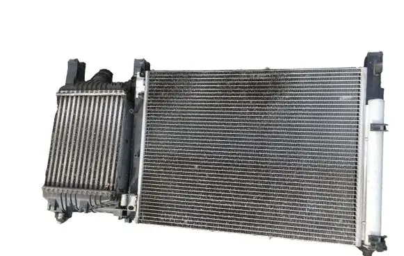 Renault Captur Radiator support slam panel