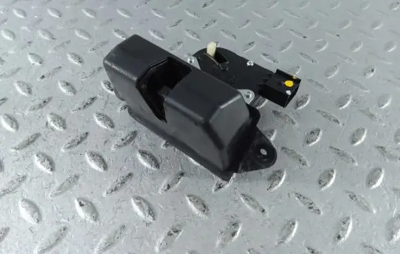 Loading door lock