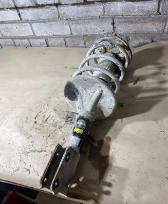 Hyundai Santa Fe Front shock absorber with coil spring 614024