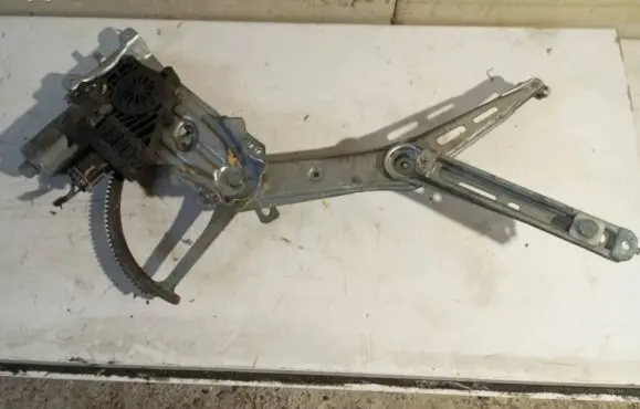 Opel Zafira A Sliding door window regulator with motor 90579572