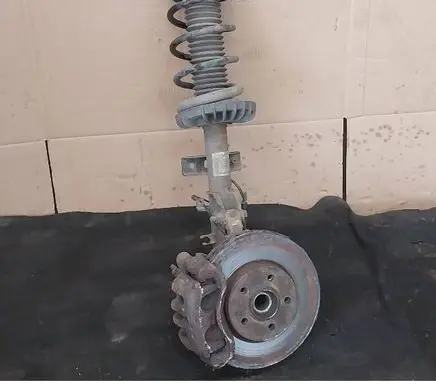Mercedes-Benz Vito Viano W447 Front wheel hub spindle knuckle 