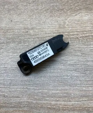 Audi A6 S6 C5 4B Airbag deployment crash/impact sensor 4B0959643A 020698
