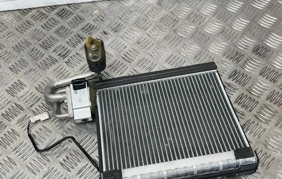 Honda CR-Z Air conditioning (A/C) radiator (interior) 04M268494B