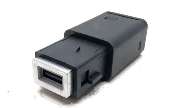 Citroen C4 III e-C4 USB socket connector 98217039DX