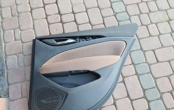 Opel Insignia B Coupe rear side trim panel OPELCZESCI.com-G38