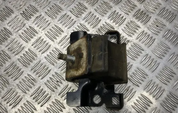 Mercedes-Benz X-class W470 Engine mount bracket 11220