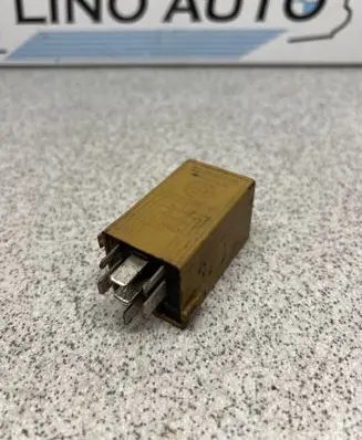 BMW 3 E46 Window wiper relay 8384505