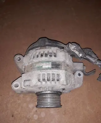 Toyota Avensis T270 Generator/alternator 270600G021