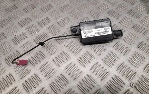Chrysler Pacifica Antenna control unit P68186558AA