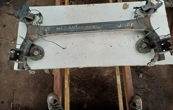 Renault Megane III Rear axle beam 