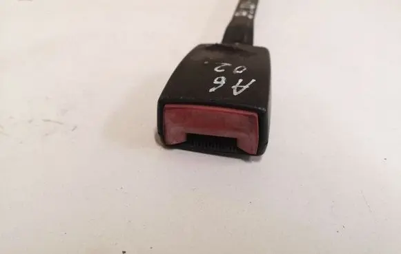 Audi A6 S6 C5 4B Front seatbelt buckle 4B0857756D0