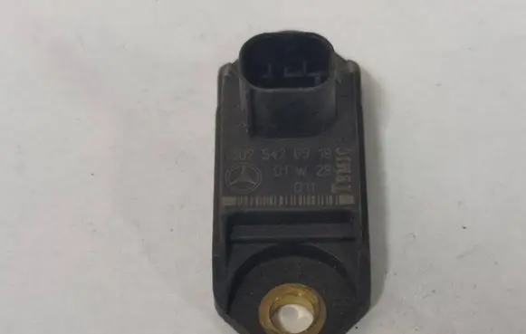 Mercedes-Benz CL C215 Airbag deployment crash/impact sensor 0025426918 01W28