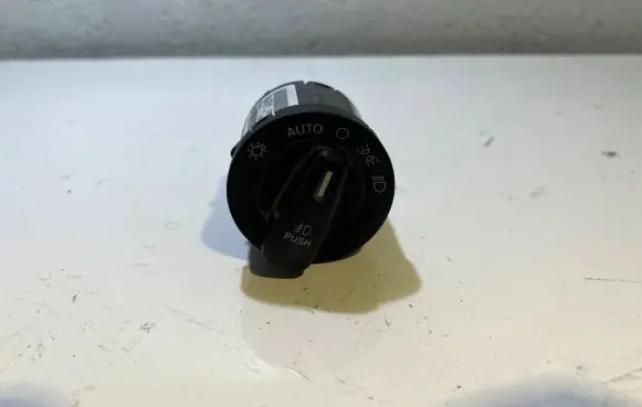Dodge Challenger Light switch 68141053AB 10093978 86390