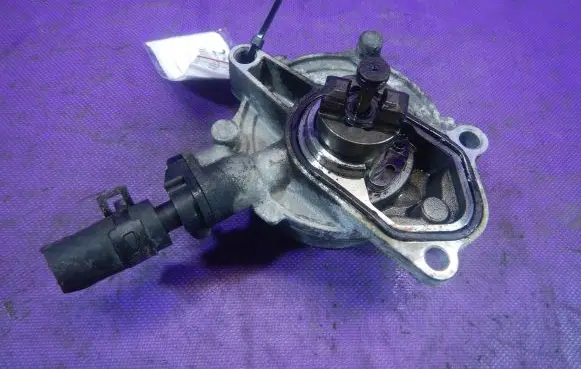 Hyundai Getz Vacuum pump 288102A100