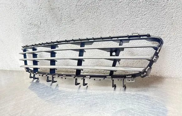 Opel Astra H Front bumper lower grill 24460271