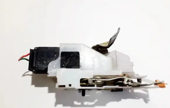 Mazda 323 F Rear door lock