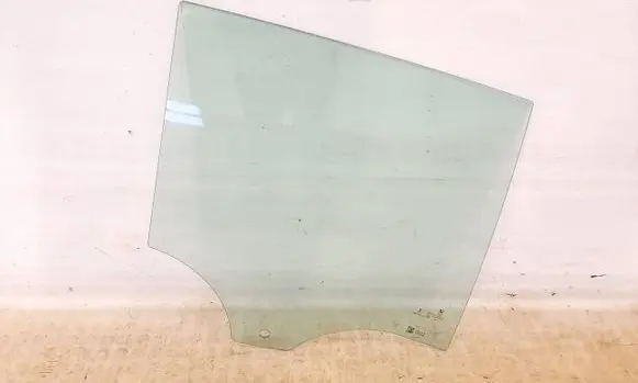 BMW X4 G02 Rear door window glass 