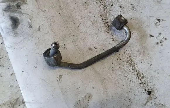 Land Rover Discovery 3 - LR3 Fuel injector supply line/pipe NOCODE