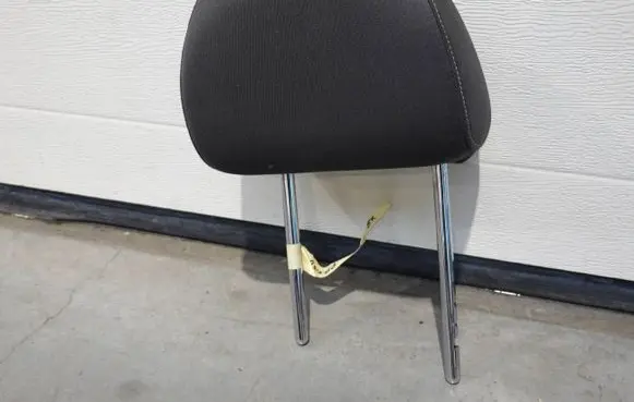 Audi A1 Front seat headrest 
