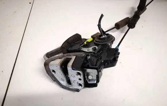 Lexus IS 220D-250-350 Rear door lock