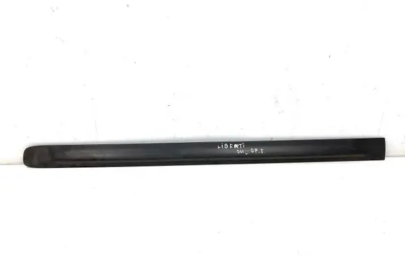 Renault Megane II Front door trim (molding) 8200574617