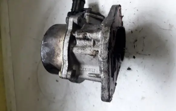 Renault Megane II Vacuum pump