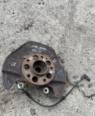 Mercedes-Benz A W169 Front wheel hub 7069