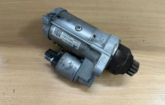 Volkswagen Golf VI Starter motor 0AM911023H