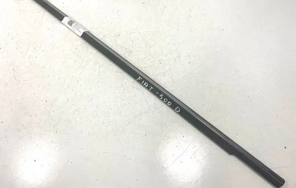 Fiat 500 Front door glass trim molding 