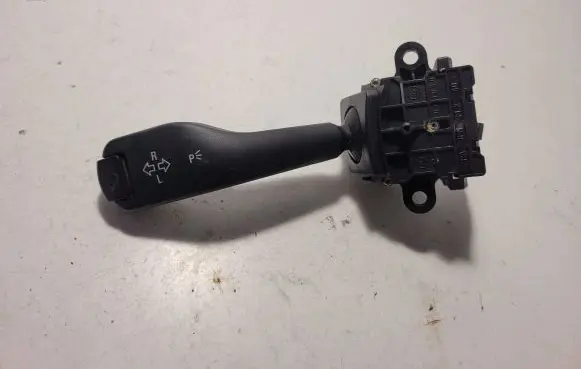 BMW 5 E39 Indicator stalk 8363668M 0110401025