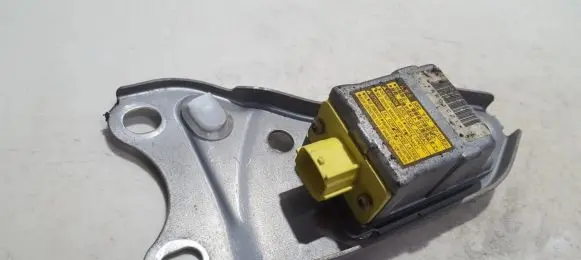 Toyota Avensis Verso Airbag deployment crash/impact sensor 8986044010 89860-44010