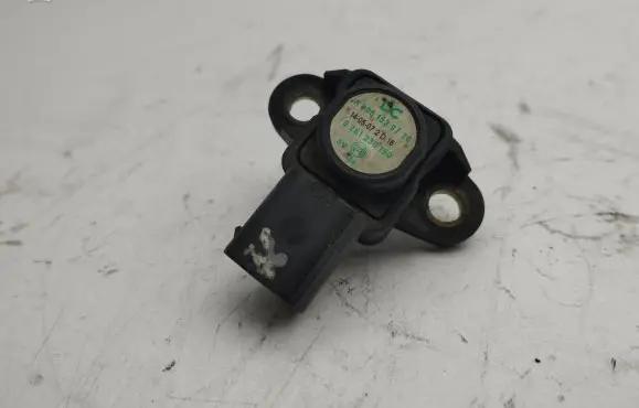 Mercedes-Benz CLS C218 X218 Air pressure sensor A0061539728