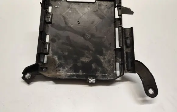 Other engine bay part