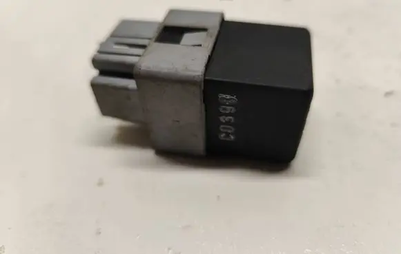 Volvo S40, V40 Other relay MB953394 72HM100