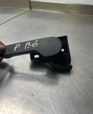Skoda Octavia Mk2 (1Z) Engine bonnet (hood) release handle PA6GF25 1K1823633