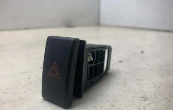 Toyota Avensis T250 Hazard light switch 157963 TR9503 D0T4