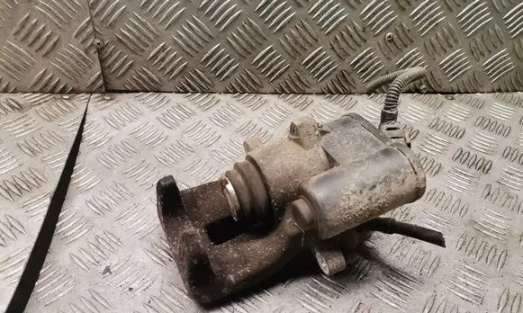 Volkswagen PASSAT B6 Rear brake caliper 