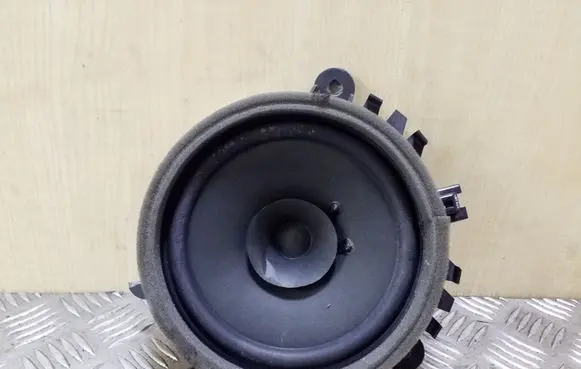 Volvo XC70 Rear door speaker 30657444