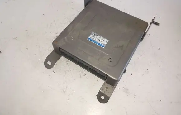 Mazda 323 F Engine control unit/module E2T81671M Z50918881B