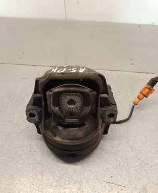 Engine mount bracket
