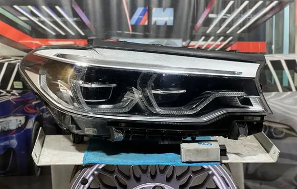 BMW 5 G30 G31 G38 Headlight/headlamp 8499122