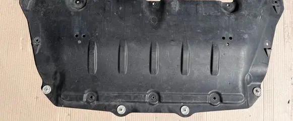 BMW 5 G30 G31 G38 Engine splash shield/under tray 7363730