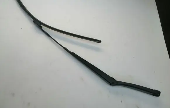 Volkswagen Scirocco Front wiper blade arm 1K8955409