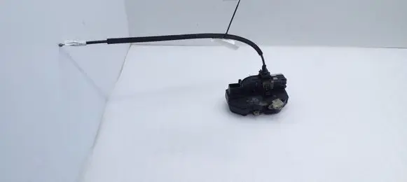 Opel Insignia A Front door lock 3023880