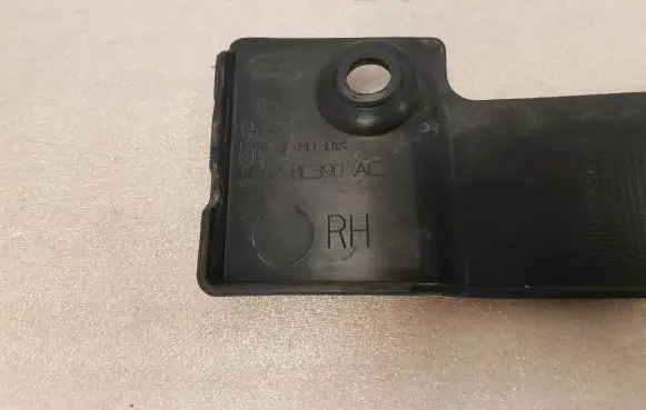 Land Rover Range Rover Sport L494 Other engine bay part DK628C390AC