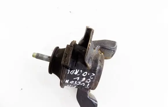 Hyundai Tucson JM Engine mount bracket