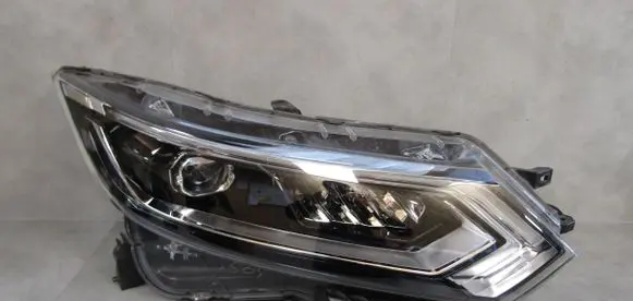 Nissan Qashqai Headlight/headlamp 10019011