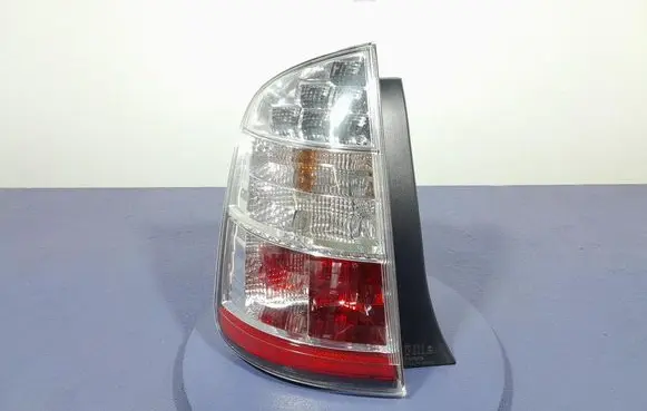 Toyota Prius (NHW20) Rear/tail lights A046040