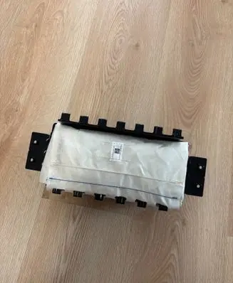 Tesla Model Y Passenger airbag 1077824CNF 1077824